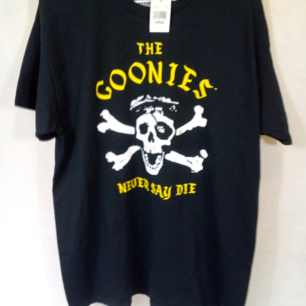 NWT Black S/S Goonies Pullover Crew Neck Shirt Tee L - Picture 1 of 3